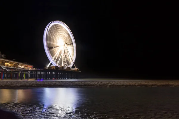 Hollanda, Den Haag 'daki Scheveningen Sahili' nde.