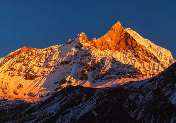 Enorme panorama de montaña . — Foto de Stock