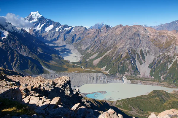 Mount Cook range with Mueller and Hooker lake — Stock Photo, Image