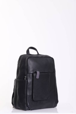 bir çanta taşıyan bir iş adamı izole görüntüsü