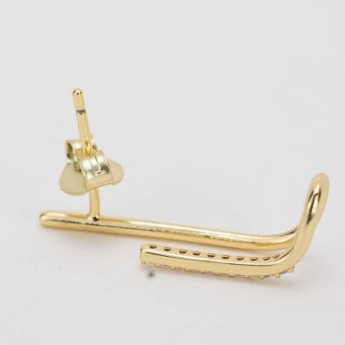 Beyaz arkaplandaki mücevherler izole edildi