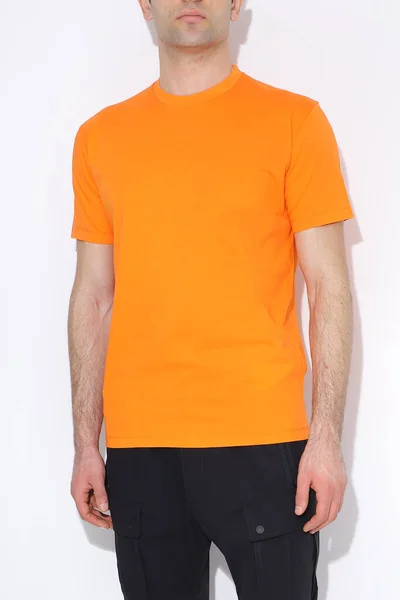 男人的橙色T恤衫是假的 设计所需费用 — 图库照片