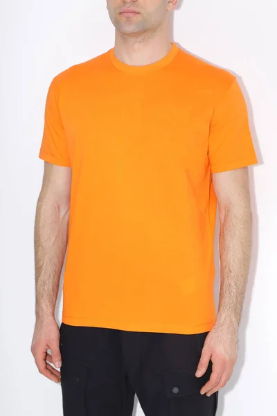 Camisetas Naranjas Los Hombres Maqueta Plantilla Diseño Mockup — Foto de Stock