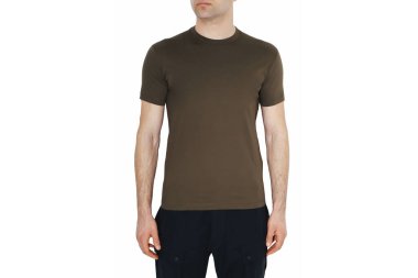 Erkek yeşil tişörtleri maketi. Tasarım şablonu. Model