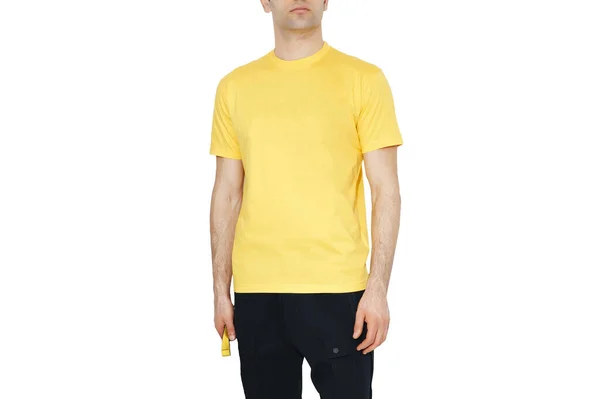 男性用黄色のTシャツのモックアップ デザインテンプレート Mokup — ストック写真
