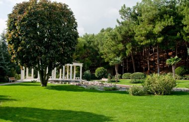 göl ve Heykel Bahçe