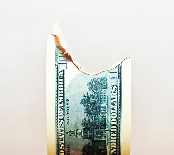 Burn 100 dollars — Stock Photo, Image