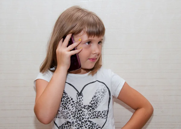 Mädchen und Telefon — Stockfoto