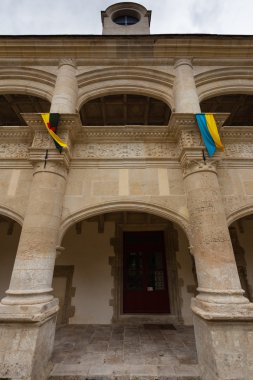 dampierre-sur-boutonne kalenin ana giriş