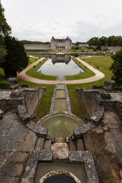 Fuente del castillo de La Roche Courbon — Foto de Stock