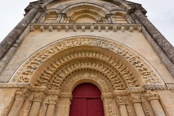 Porta sud della chiesa di Aulnay de Saintonge — Foto Stock