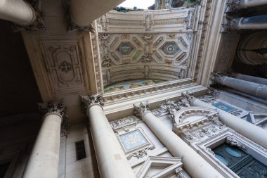 Berlin Katedrali atriyum