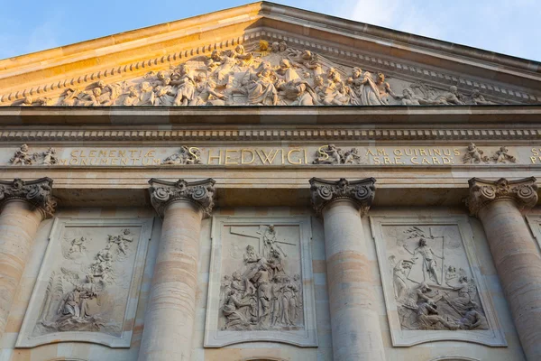 Detalhe da Catedral de St. Hedwig em Berlim — Fotografia de Stock