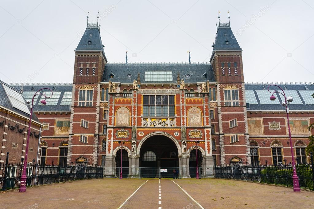 Rijksmuseum main facade