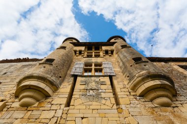 Excideuil, Dordogne köyünde güzel antik cephe ,