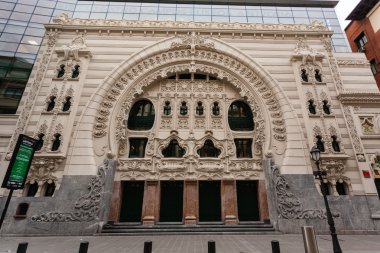 Campos eliseos tiyatrosunu cephe de bilbao