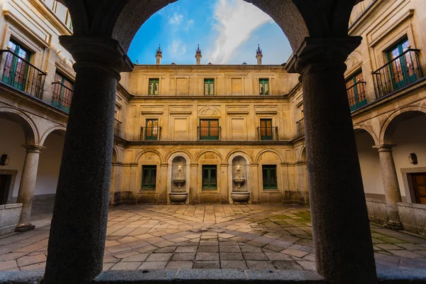Courtyard in the Royal Site of San Lorenzo de El Escorial — Stock Photo, Image