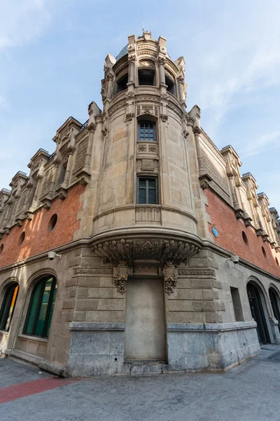 Ecke des alhondiga-Gebäudes in Bilbao lizenzfreie Stockfotos