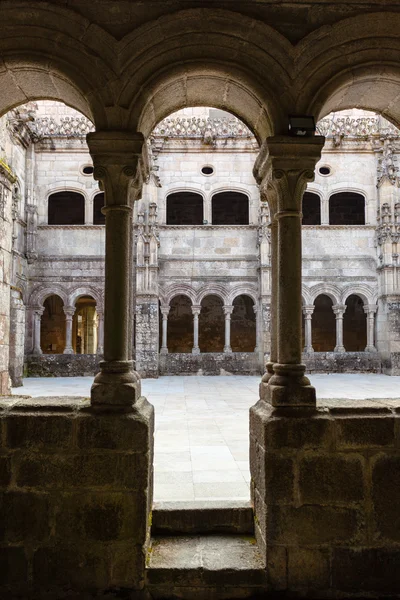 Romanesque cloister on the monatery of santo estevo do rivas do — Stock Photo, Image