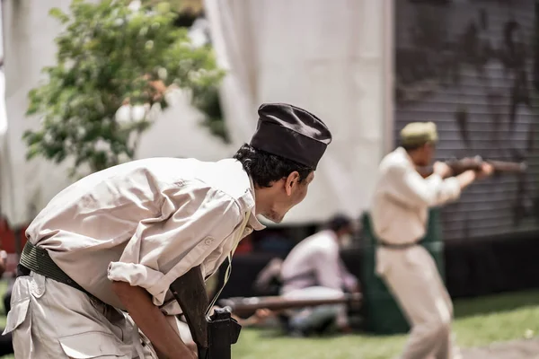 Guerra Teatral Ataque Geral Marcha Usando Uniformes Guerra Armas Era — Fotografia de Stock