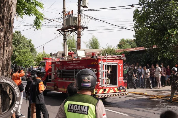 Fire Engines Standby Trying Extinguish Fire Furniture Warehouse Fire Site — Stockfoto