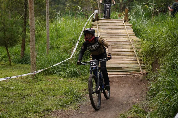 Downhill Bike Festival Yogyakarta Teras Caf Ein Teilnehmer Des Mountainbike — Stockfoto