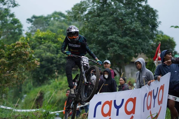 Downhill Bike Festival Yogyakarta Teras Caf Ein Teilnehmer Des Mountainbike — Stockfoto