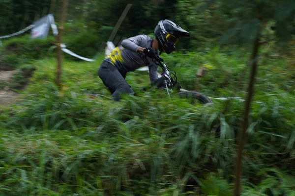 Downhill Bike Fesztivál Yogyakarta Teras Caf Mountain Bike Fesztivál Résztvevője — Stock Fotó