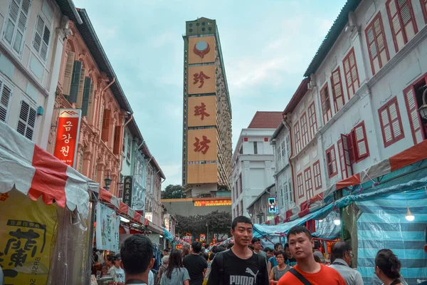 음력설을 축하하는 싱가포르의 차이나타운 분위기 축하를 축제의 특전들 그리고 시장은 — 스톡 사진