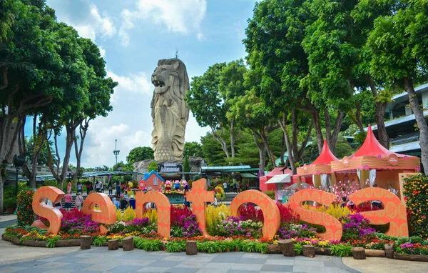 Sentosa Adası 'ndaki Merlion Heykeli, aslan başlı ve balık gövdeli efsanevi bir yaratıktır ve Singapur' u kişileştirmek için kullanılır. : Singapur - 26 Ocak 2019