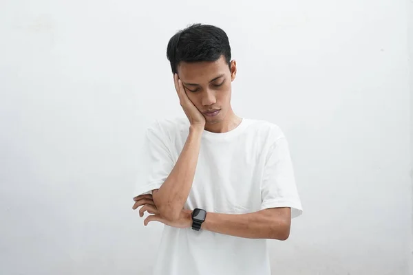 Hombre Asiático Con Camisa Blanca Durmiendo Cansado Soñar Posando Con —  Fotos de Stock