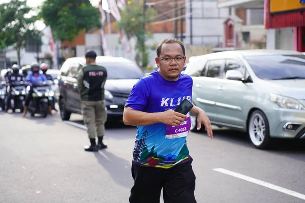 Maratonlopp Magelang Indonesien Människor Sätta Sin Fot Stadens Vägar Ett — Stockfoto