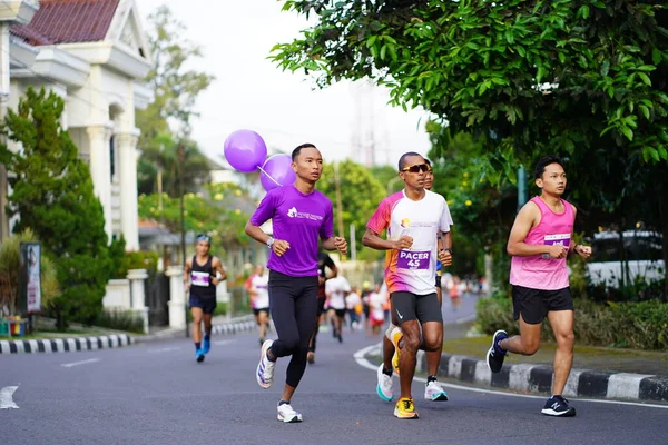Maraton Závod Magelang Indonésie Lidé Vstoupili Městské Silnice Vzdálenosti Kilometrů — Stock fotografie