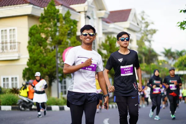 Μαραθώνιος Αγώνα Στην Magelang Ινδονησία Άνθρωποι Πάτησαν Πόδι Τους Δρόμους — Φωτογραφία Αρχείου