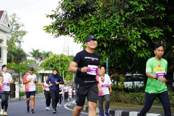 Maraton Verseny Magelang Indonéziában Emberek Betették Lábukat Városi Utakon Versenyek — Stock Fotó