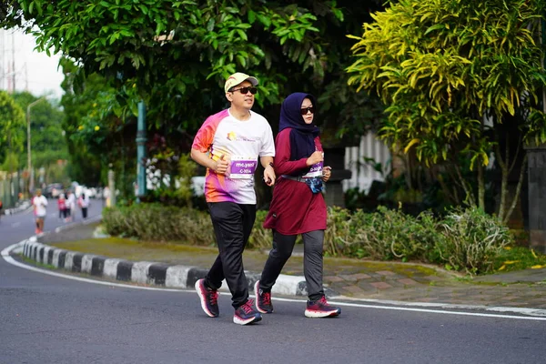 Magelang Endonezya Maraton Yarışı Insanlar Kilometre Uzaklıktaki Şehir Yollarına Ayak — Stok fotoğraf