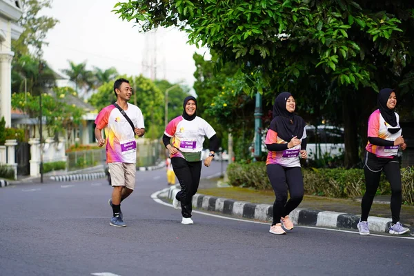 Marathon Race Magelang Indonesia Mensen Zetten Voet Stad Wegen Een — Stockfoto