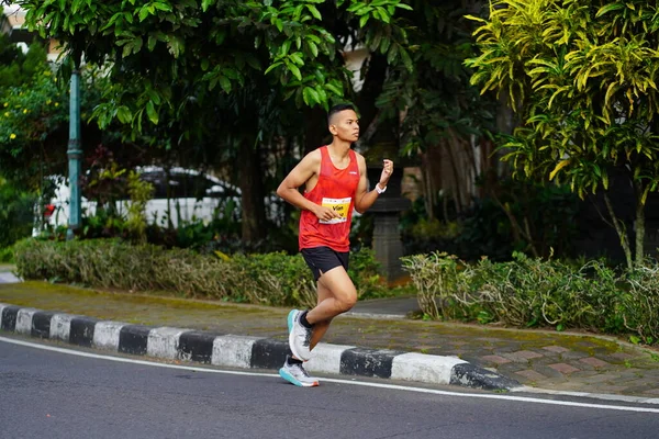 Balapan Maraton Magelang Indonesia Orang Orang Menginjakkan Kaki Jalan Kota — Stok Foto