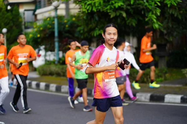 Marathon Race Magelang Indonesia Mensen Zetten Voet Stad Wegen Een — Stockfoto