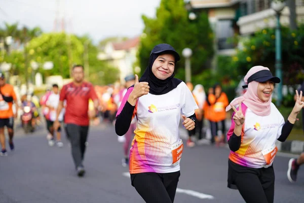 Corrida Maratona Magelang Indonésia Pessoas Puseram Pés Nas Estradas Cidade — Fotografia de Stock