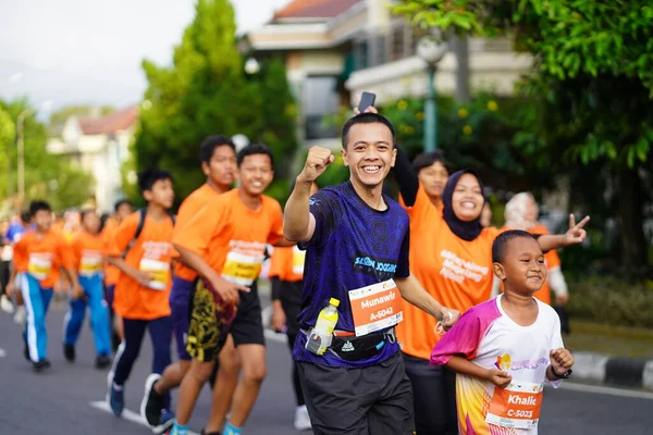 Course Marathon Magelang Indonésie Les Gens Mettent Les Pieds Sur — Photo