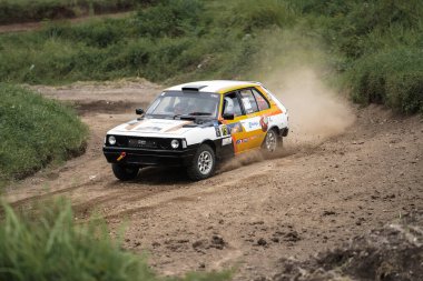 YOGYAKARTA, INDONEZYA - 16 Ekim 2022: Yarışçılar King 's Cup Sprint Rallisi Jogja