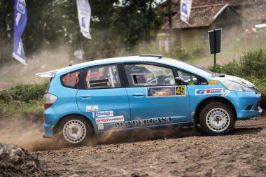 YOGYAKARTA, INDONEZYA - 16 Ekim 2022: Yarışçılar King 's Cup Sprint Rallisi Jogja