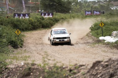 YOGYAKARTA, INDONEZYA - 16 Ekim 2022: Yarışçılar King 's Cup Sprint Rallisi Jogja