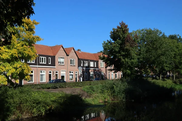 Schöne Straßenansicht Von Amersfoort Niederlande Klassische Holländische Architektur Kanal Wasserspiegelungen — Stockfoto