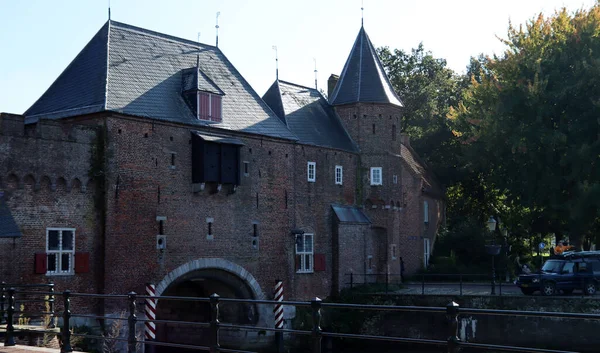 Portão Medieval Cidade Holandesa Amersfoort Arquitetura Clássica Holanda Foto Dia — Fotografia de Stock