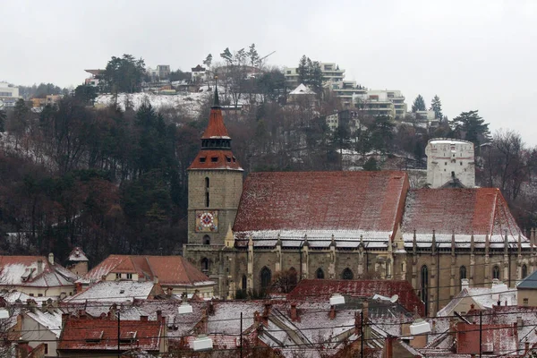 Black Church Biserica Neagr Romanian 美丽的哥特式纪念碑照片 罗马尼亚的冬季 旅游目的地 欧洲哥特式建筑 — 图库照片