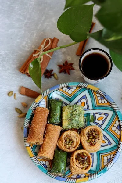 Baklava Auf Blauem Zierteller Foto Von Oben Von Köstlichen Traditionellen — Stockfoto