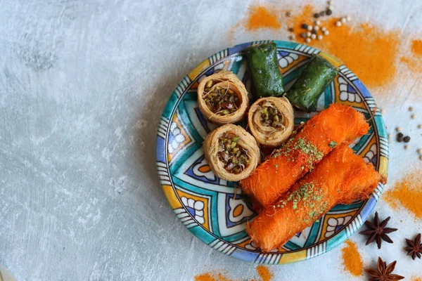 Baklava Auf Blauem Zierteller Foto Von Oben Von Köstlichen Traditionellen — Stockfoto