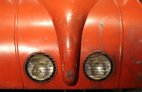 Red Vintage Motorcar Detailed Photo Close Photo Old Fashioned Vehicle — ストック写真